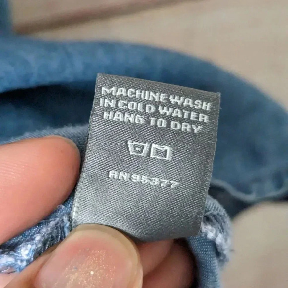 Neiman Marcus Size Small Chambray Tencel Double V-Neck Ruffle Sleeve Tunic Top - Picture 8 of 10